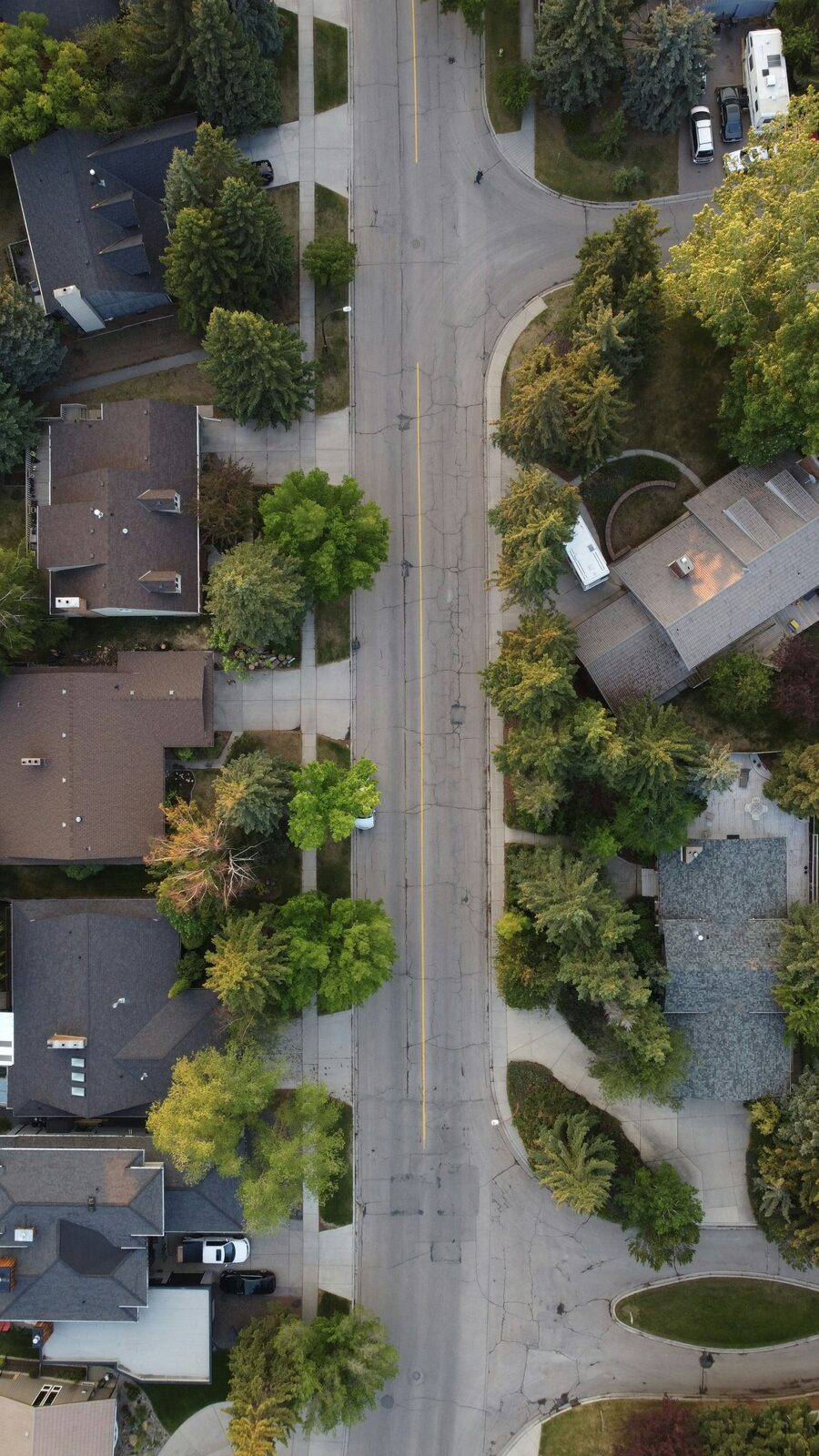 Aerial view of a New Jersey residential neighborhood with paved driveways